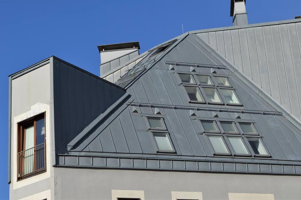 Luxury Apartment With A Balcony And View In Riga Old Town Exterior photo